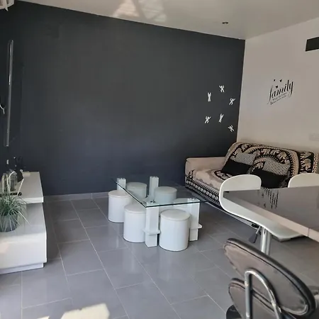 Casa Espaciosa A 600m De Playas De Empuries Con Terraza Privada - Hisp-236-167