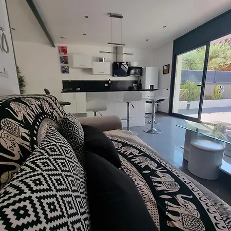 Casa Espaciosa A 600m De Playas De Empuries Con Terraza Privada - Hisp-236-167 Dom wakacyjny