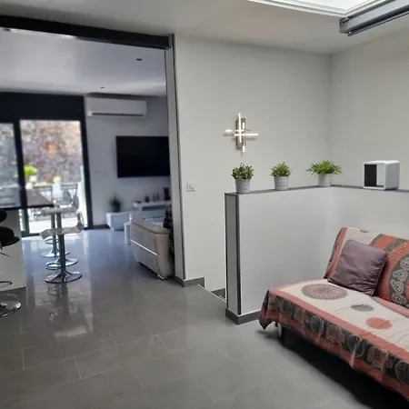 Casa Espaciosa A 600m De Playas De Empuries Con Terraza Privada - Hisp-236-167 * Torroella de Montgrí